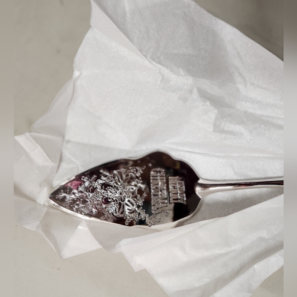*NEW*WM Rogers & Son Merry Christmas Serving Trowel Silver Plated Vintage 1996 - Picture 3 of 4